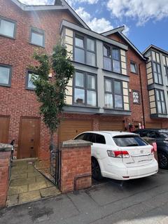 1 bedroom in a house share to rent, Manchester M14