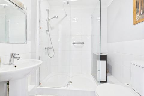 2 bedroom apartment for sale, Wortley Road, Highcliffe, Christchurch, Dorset, BH23