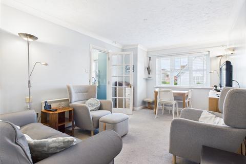 2 bedroom apartment for sale, Wortley Road, Highcliffe, Christchurch, Dorset, BH23