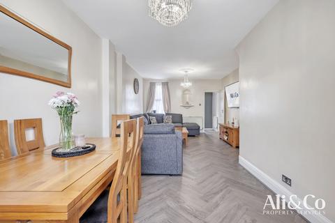 5 bedroom terraced house for sale, Kent Road, Grays