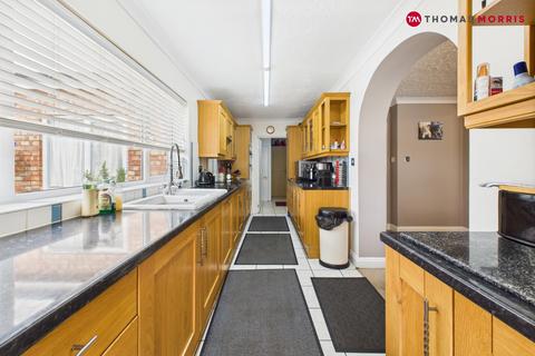 4 bedroom detached house for sale, Hitchin Road, Biggleswade SG18