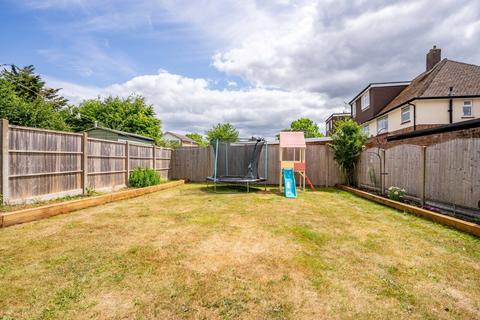 12 Hammers Gate, St Albans, AL2 3DZ