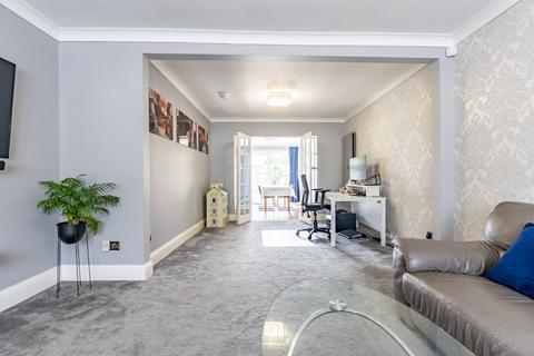 12 Hammers Gate, St Albans, AL2 3DZ