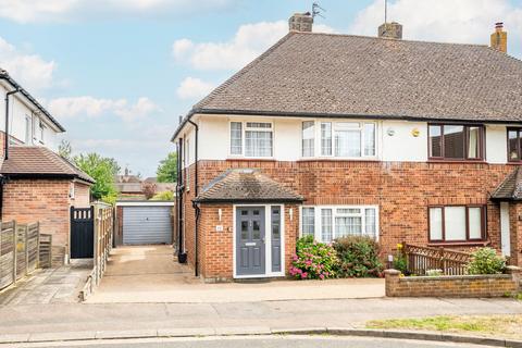 12 Hammers Gate, St Albans, AL2 3DZ
