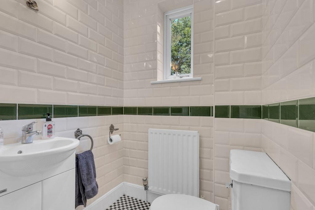 Cloakroom/Wc