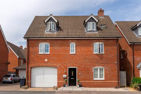 3 Harbridge Close, Stansted, CM24 8FD