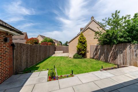 3 Harbridge Close, Stansted, CM24 8FD