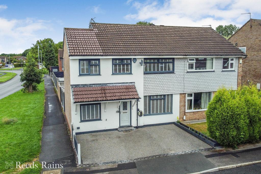 Bickerton Drive, Stockport SK7 4 bed semi-detached house for sale - £ ...