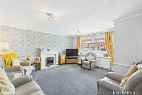 3 bedroom semi-detached house for sale, Truro Close, Hull HU7