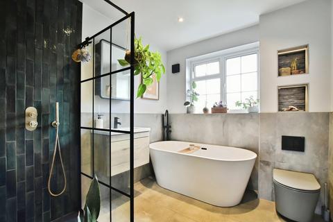 2 bedroom end of terrace house for sale, Oak Mews, Cheshire SK9