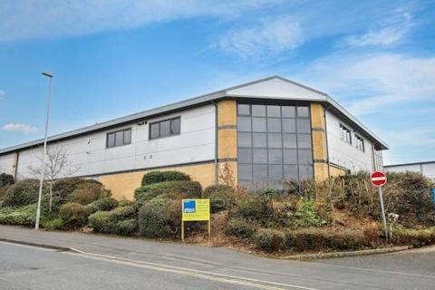 Distribution warehouse to rent, Vantage Way Poole BH12 4NU