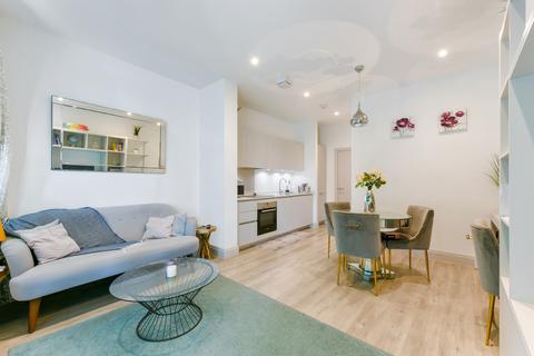 1 bedroom flat to rent, Chiswick High Road, W4