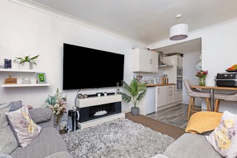 3 bedroom flat for sale, South Point Emerald Quay