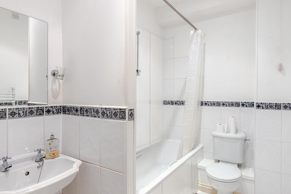 Bathroom2