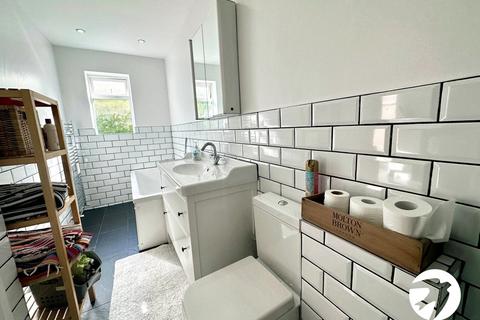 90 Alwold Crescent, London, SE12 9AH