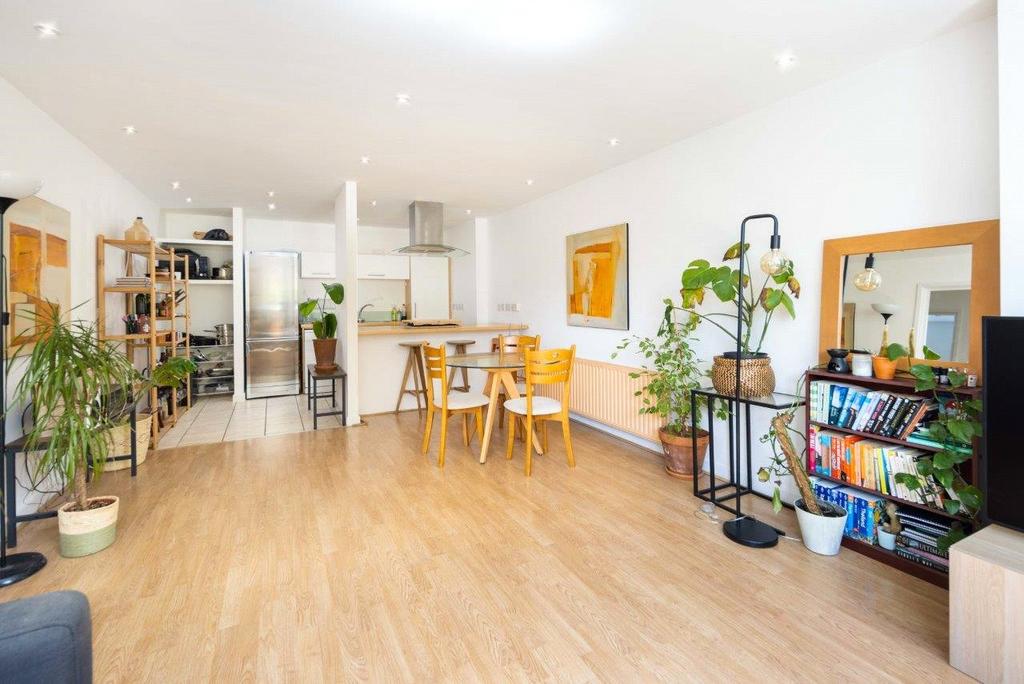 Living Room/Kitchen