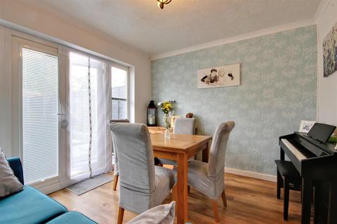 14 Collynson Close, Willerby, Hull, HU10 6AS