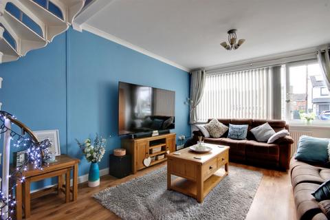 14 Collynson Close, Willerby, Hull, HU10 6AS