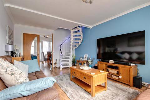 14 Collynson Close, Willerby, Hull, HU10 6AS