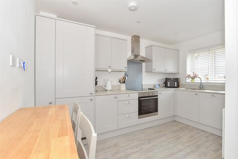 2 bedroom end of terrace house for sale, Buttercup Road, Horsham RH12