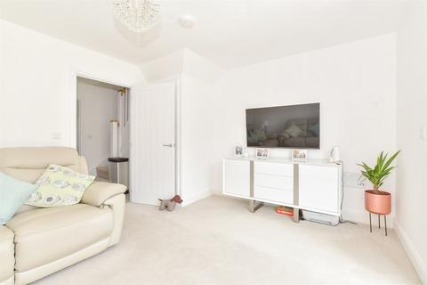2 bedroom end of terrace house for sale, Buttercup Road, Horsham RH12