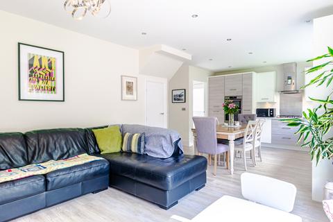 8 Bartlett Way, Sherburn In Elmet, Leeds, LS25 6FS