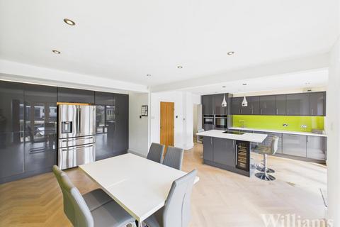 4 bedroom semi-detached house for sale, Tring Road, Aylesbury HP20