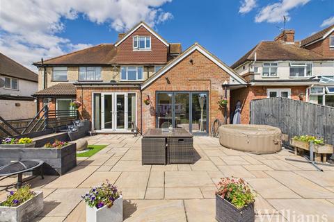 4 bedroom semi-detached house for sale, Tring Road, Aylesbury HP20