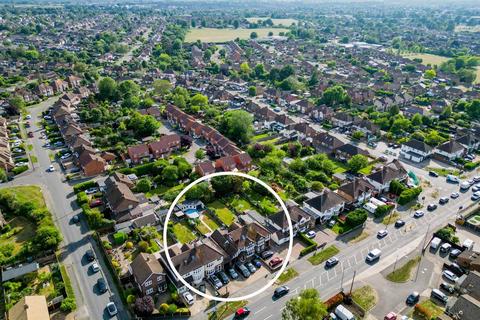 4 bedroom semi-detached house for sale, Tring Road, Aylesbury HP20