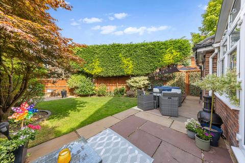 2 Alcott Place, Winwick, Warrington, WA2 8XN