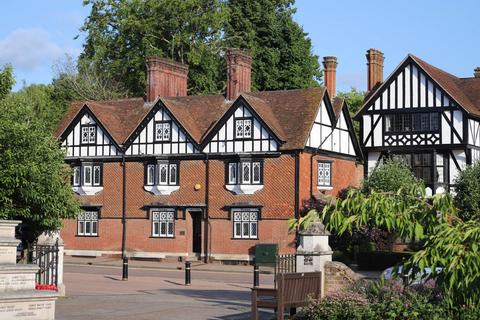 2 bedroom semi-detached house for sale, High Street, Tring