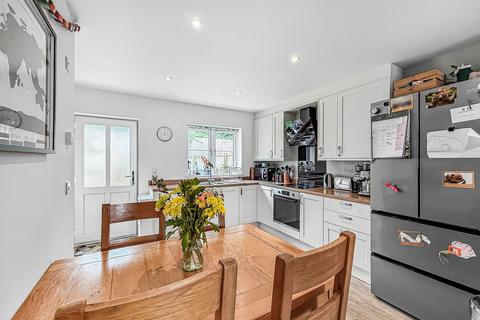 4 Lower Broad Park, West Down, Ilfracombe, EX34 8FQ
