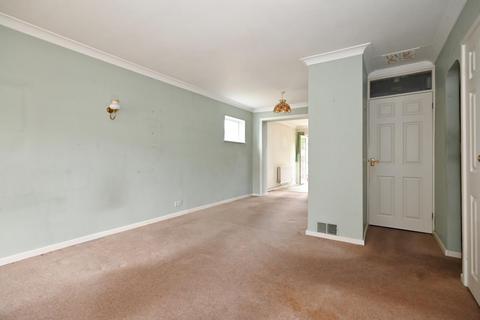 3 bedroom end of terrace house for sale, Queen Annes Close, Twickenham TW2