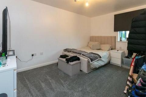 2 bedroom flat for sale, Commodore Court, Nottingham NG8