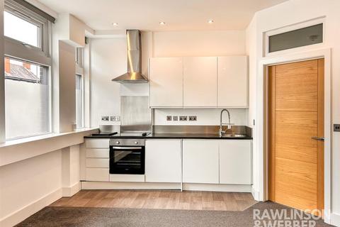 undefined, Walton Road, West Molesey KT8