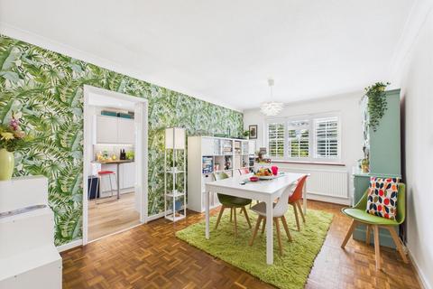 4 bedroom detached house for sale, Dickins Way, Horsham RH13