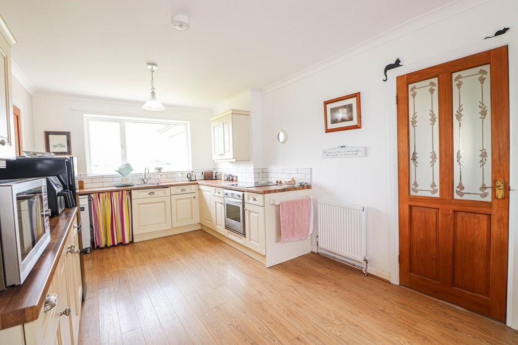 Dining kitchen