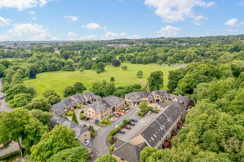 4 bedroom townhouse for sale, Capitol Close, Smithills, Bolton, BL1
