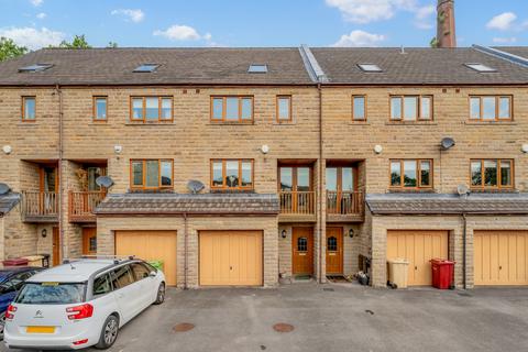 Capitol Close, Smithills, Bolton, BL1