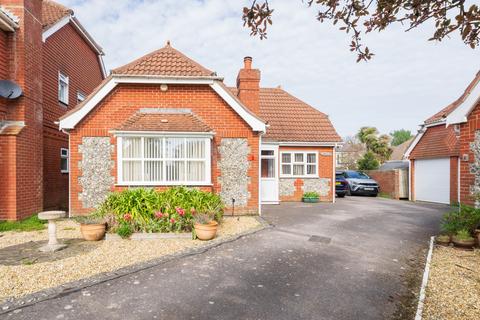 2 bedroom detached bungalow for sale, The Seagulls, Lee-on-the-Solent, PO13 9QD