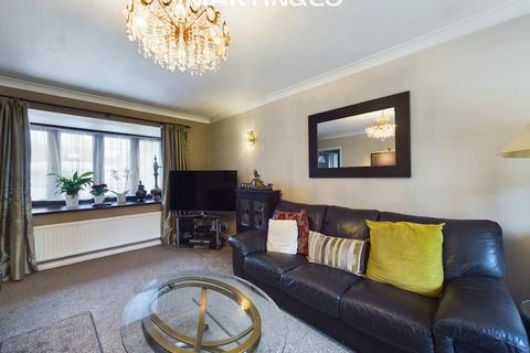 5 bedroom detached house for sale, Meadow Gardens, Staines-upon-Thames TW18