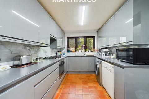 5 bedroom detached house for sale, Meadow Gardens, Staines-upon-Thames TW18