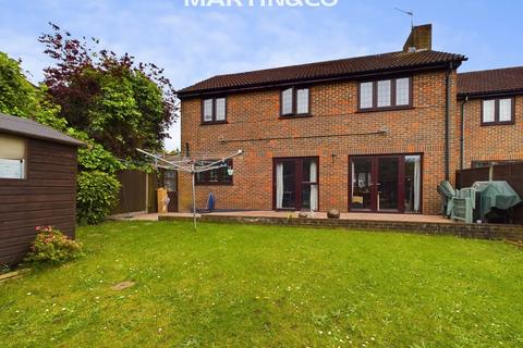 5 bedroom detached house for sale, Meadow Gardens, Staines-upon-Thames TW18