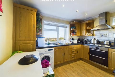 3 bedroom apartment for sale, Lud Lodge, Ashford TW15