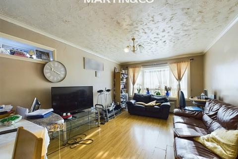 3 bedroom apartment for sale, Lud Lodge, Ashford TW15