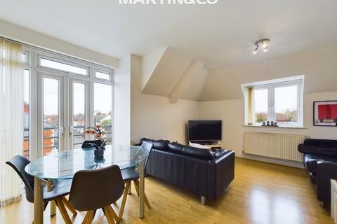 2 bedroom apartment for sale, Henley Court, Egham TW20