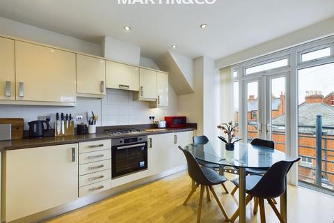 2 bedroom apartment for sale, Henley Court, Egham TW20