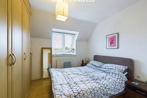 2 bedroom apartment for sale, Henley Court, Egham TW20