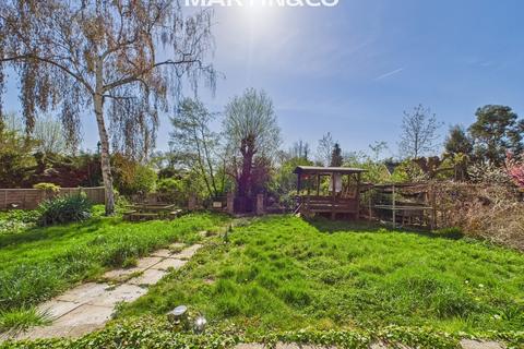 undefined, Hythe End Road, Staines-upon-Thames TW19