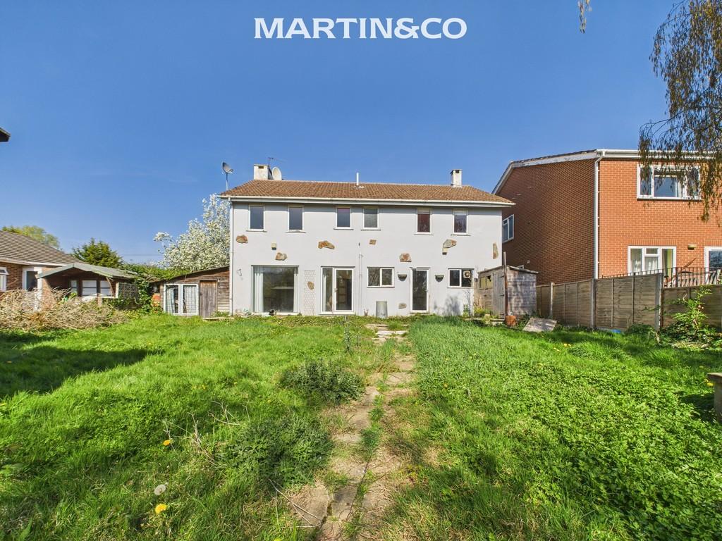Detached house exterior, garden